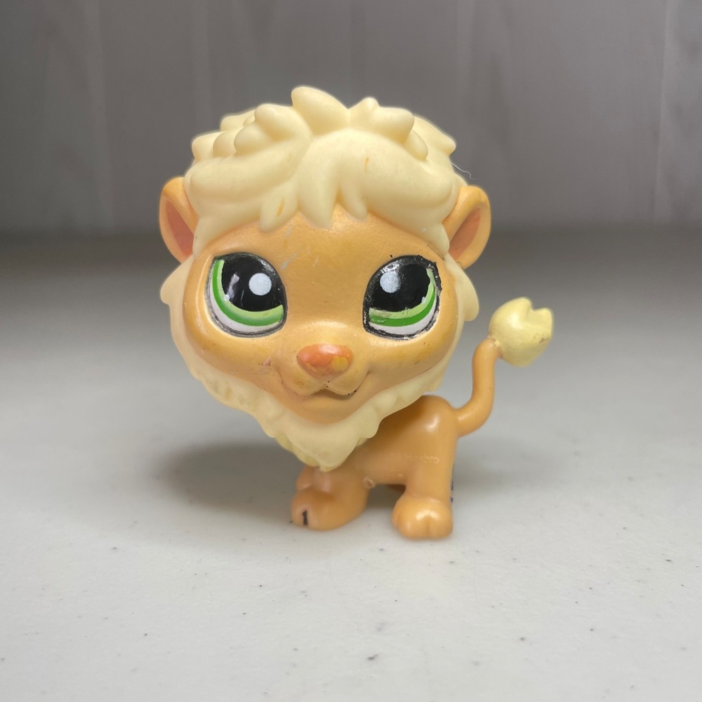 Hasbro Littlest Pet Shop Lion 1576 Tan Cream Green Eyes Authentic LPS Figure